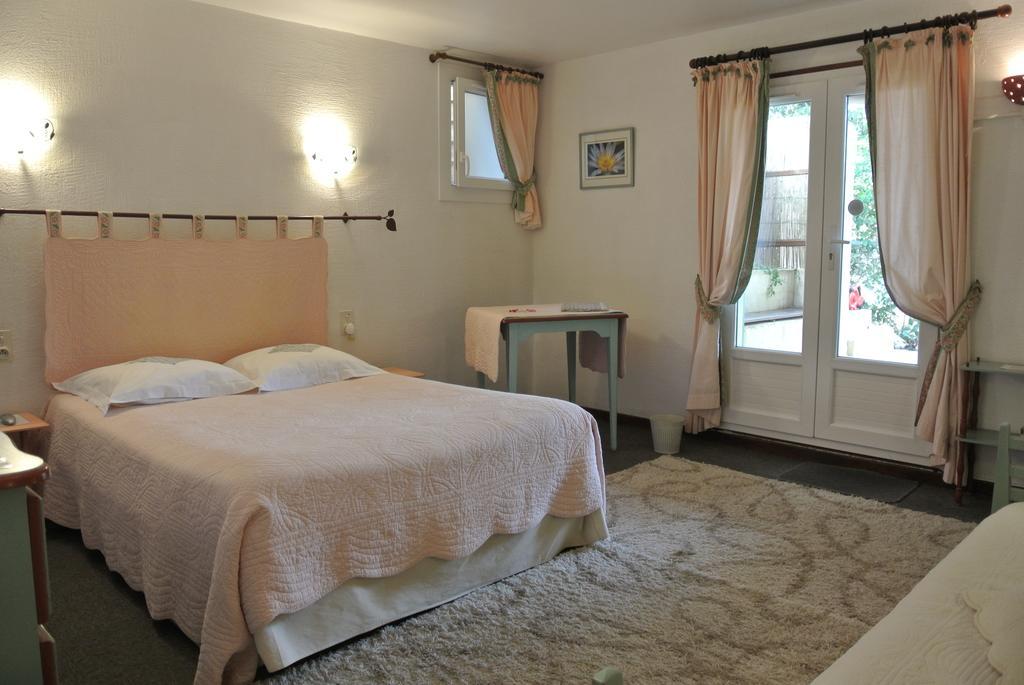 Bed and Breakfast La Vieille Bastide Flayosc Exterior foto