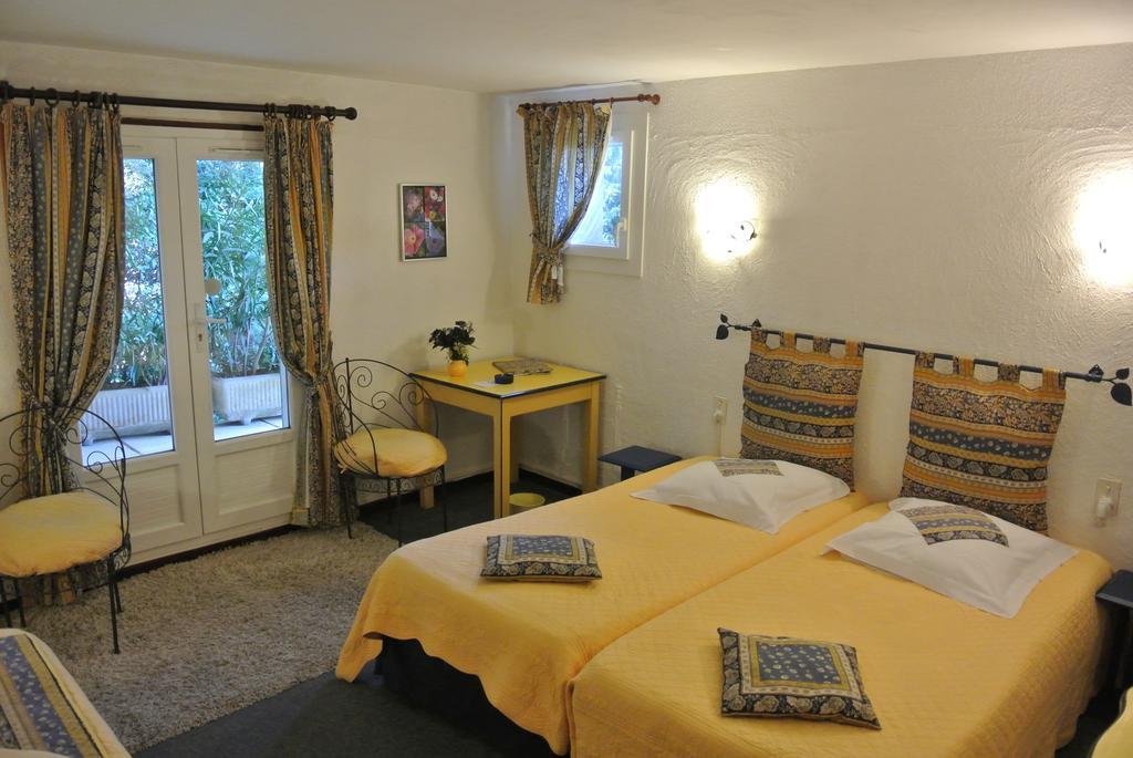 Bed and Breakfast La Vieille Bastide Flayosc Exterior foto