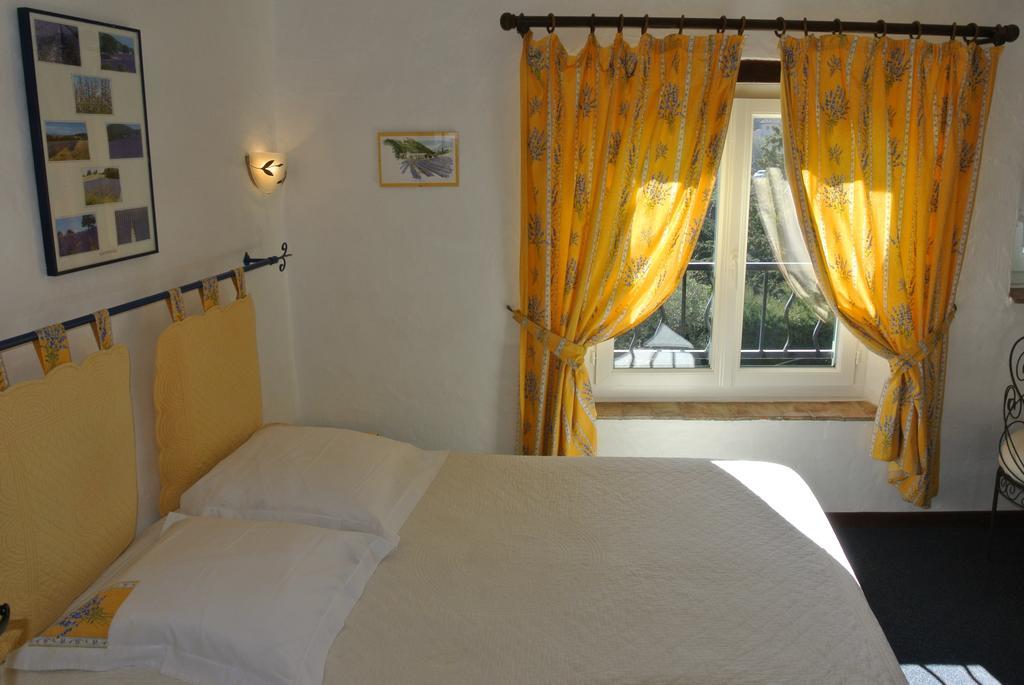 Bed and Breakfast La Vieille Bastide Flayosc Exterior foto