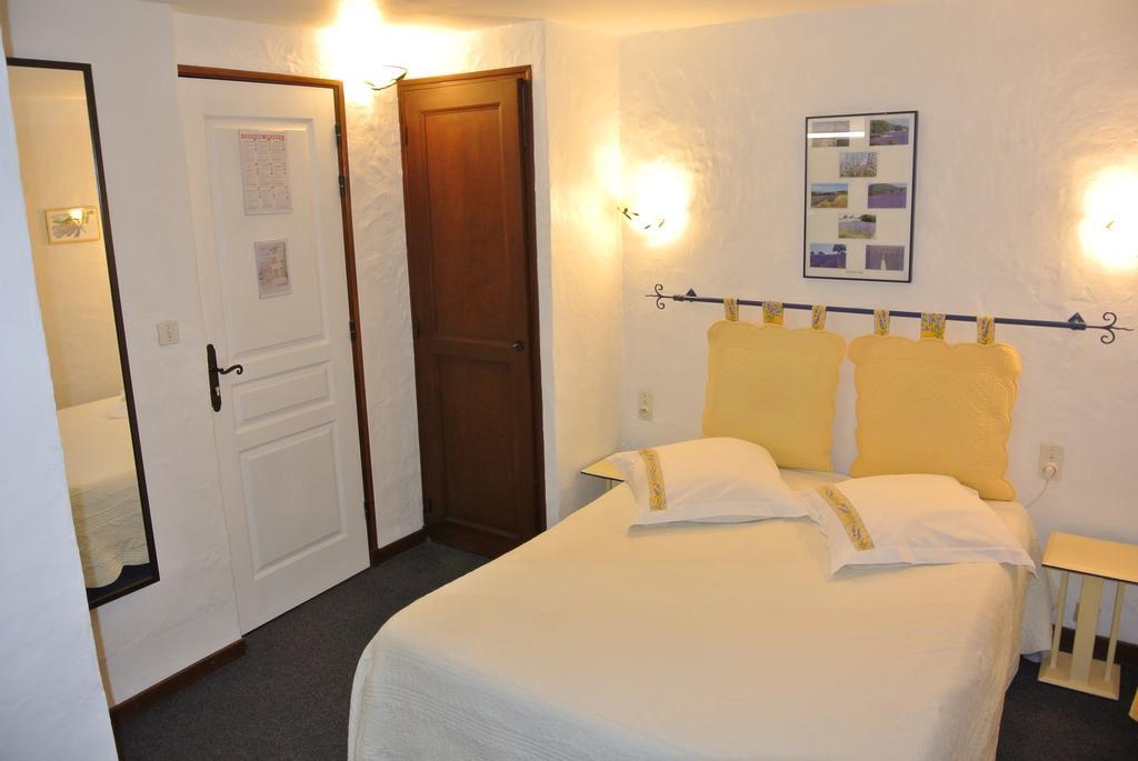 Bed and Breakfast La Vieille Bastide Flayosc Exterior foto