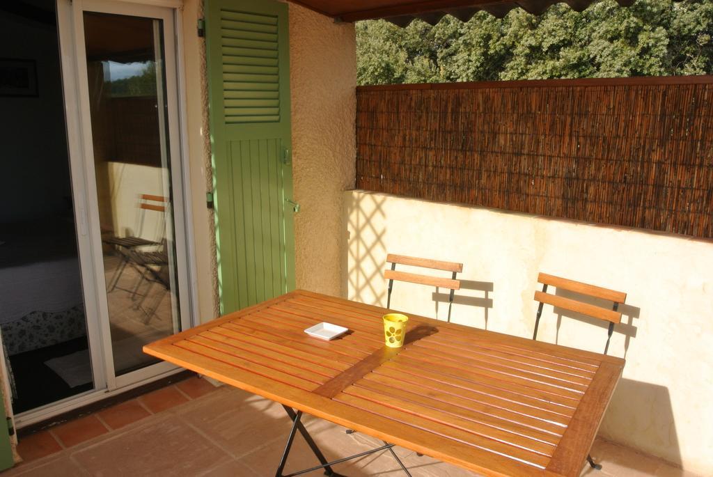 Bed and Breakfast La Vieille Bastide Flayosc Exterior foto
