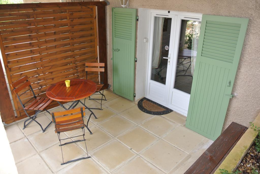 Bed and Breakfast La Vieille Bastide Flayosc Exterior foto