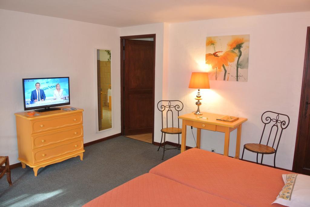 Bed and Breakfast La Vieille Bastide Flayosc Exterior foto