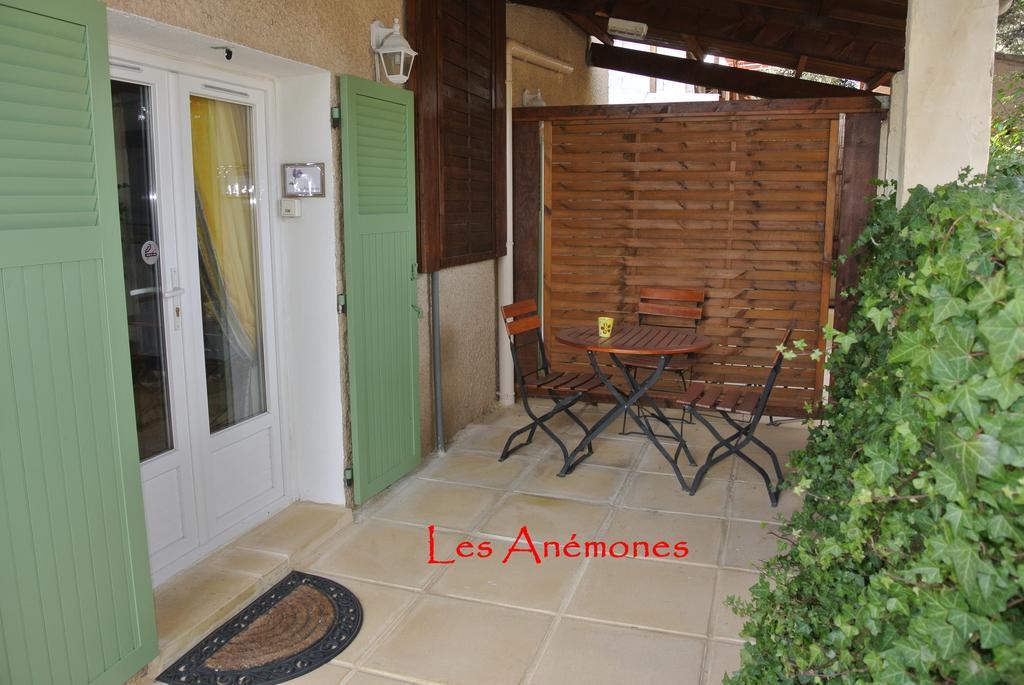 Bed and Breakfast La Vieille Bastide Flayosc Exterior foto