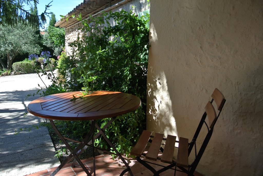 Bed and Breakfast La Vieille Bastide Flayosc Exterior foto
