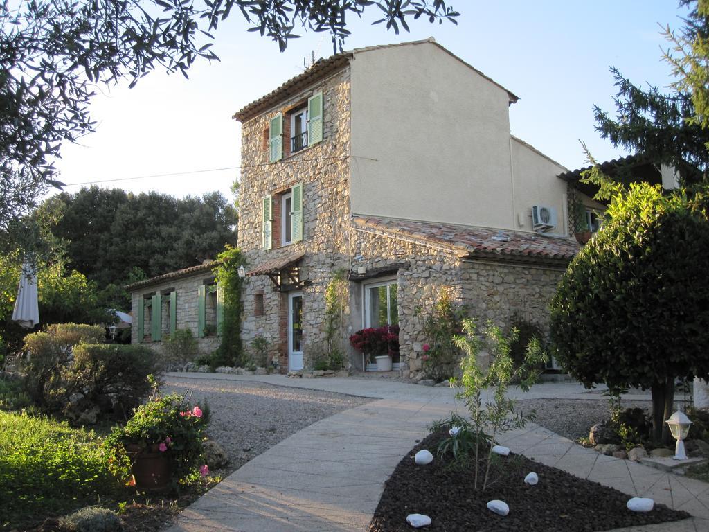 Bed and Breakfast La Vieille Bastide Flayosc Exterior foto