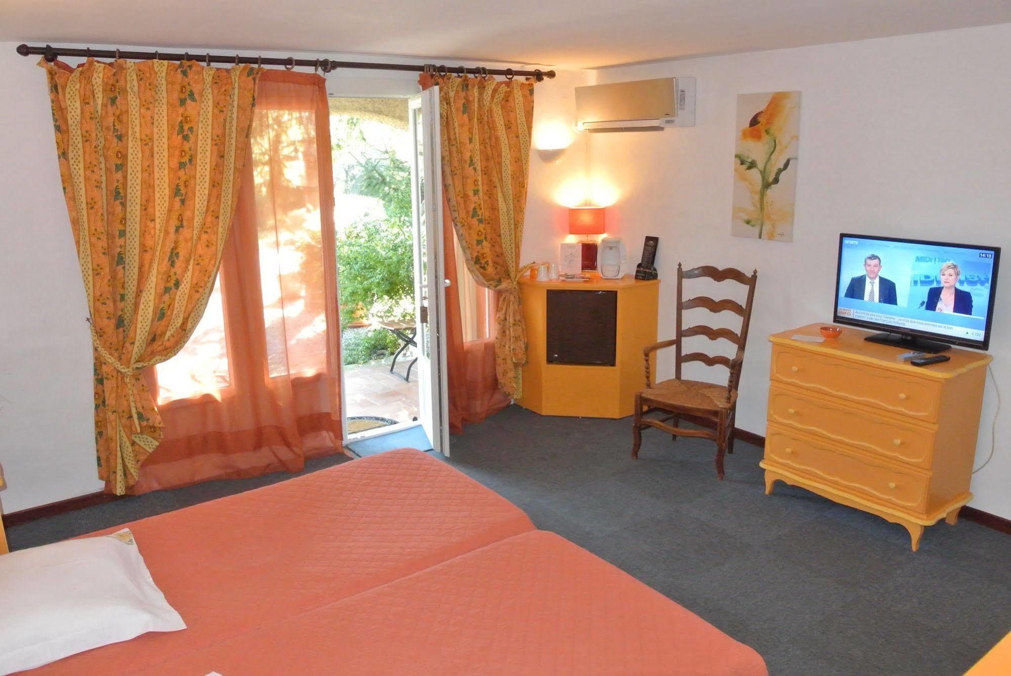 Bed and Breakfast La Vieille Bastide Flayosc Exterior foto